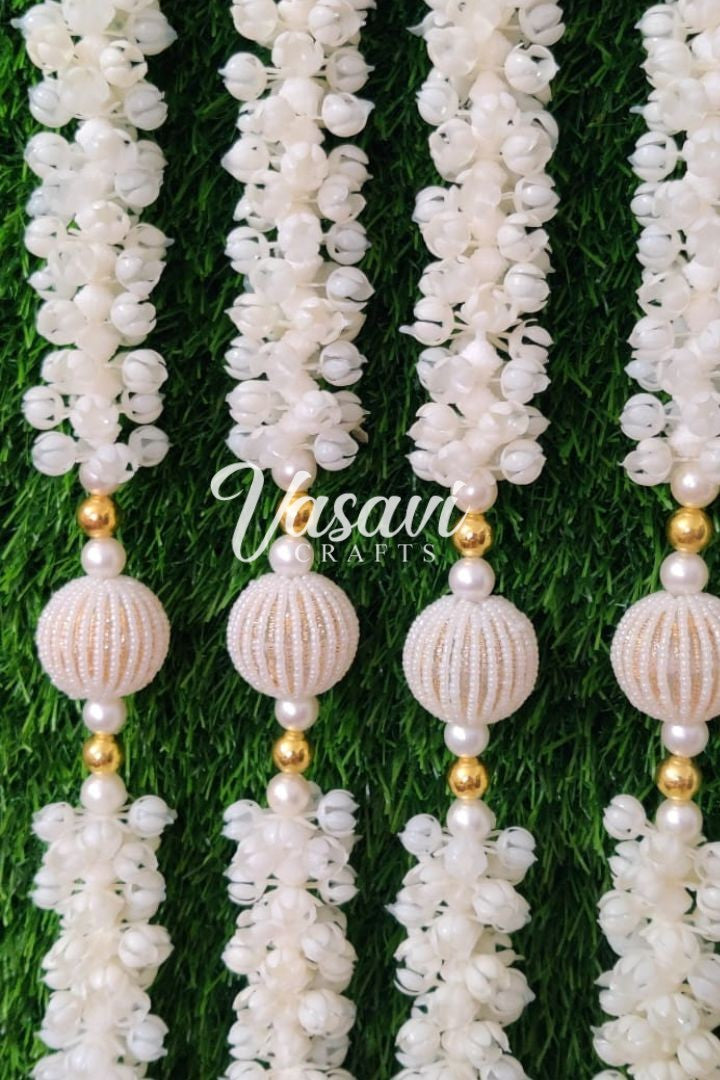 Pack of 20,30,40,50,70,100 Mogra/Jasmine Garlands with white ball and bell