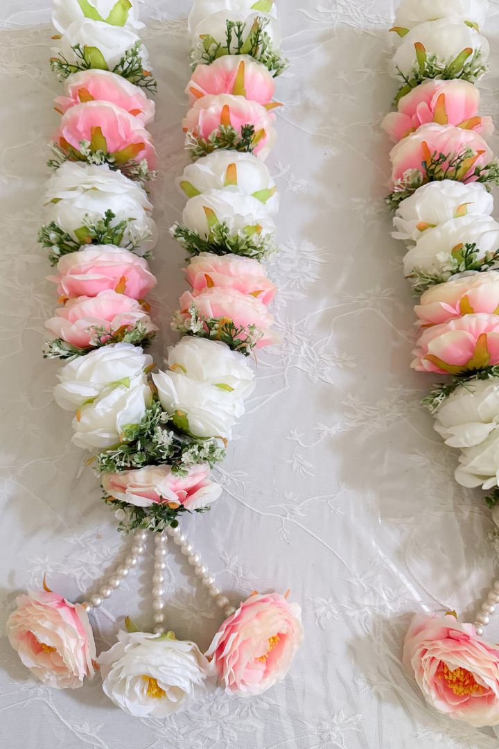 Pink and White Flower Garlands with Baby Breath's Flowers