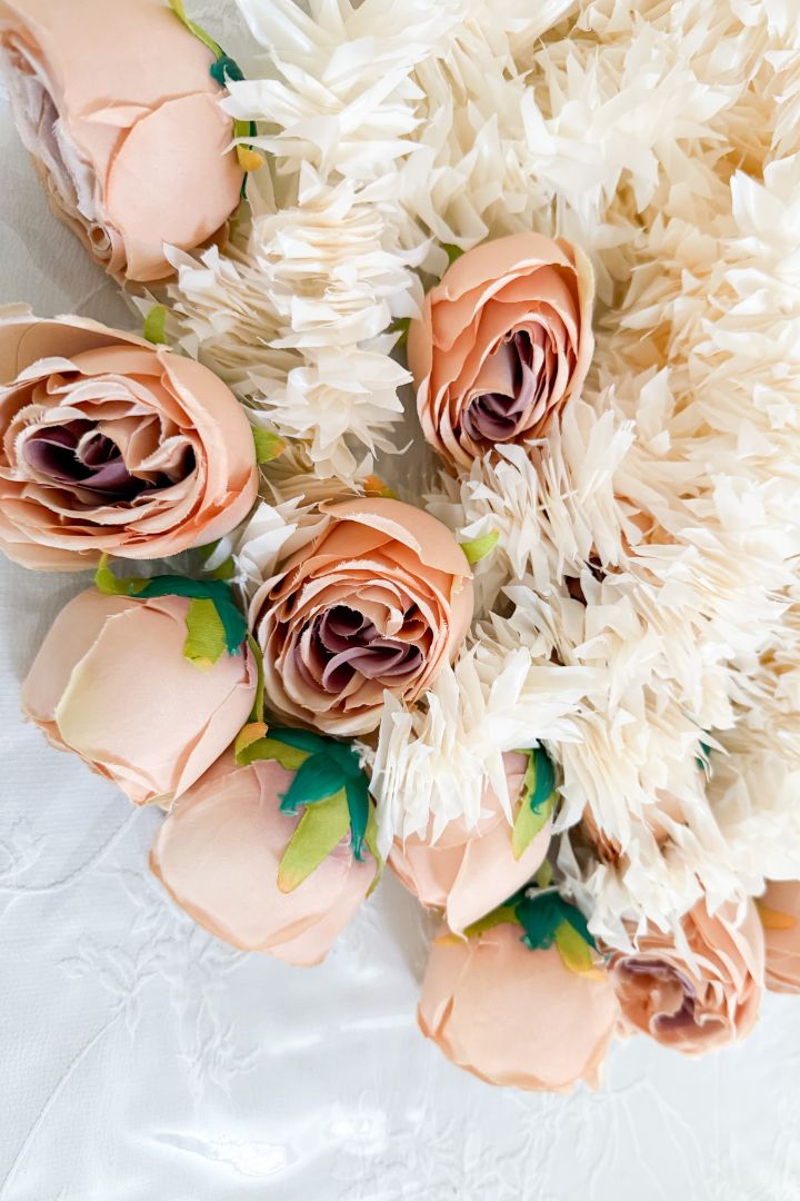 Pack of 10 Jasmine Flower Garland with Light Rust/Cappuccino Rose