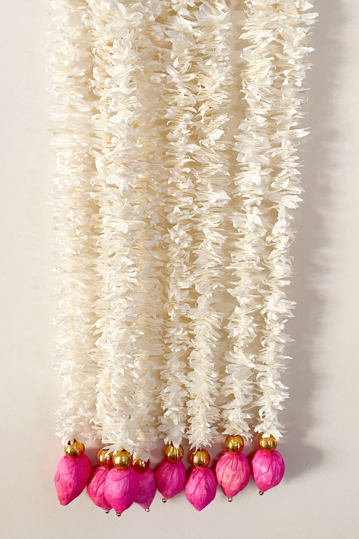 Pack of 30, 40, 50, 75, 100, 200 Jasmine Garlands with lotus buds