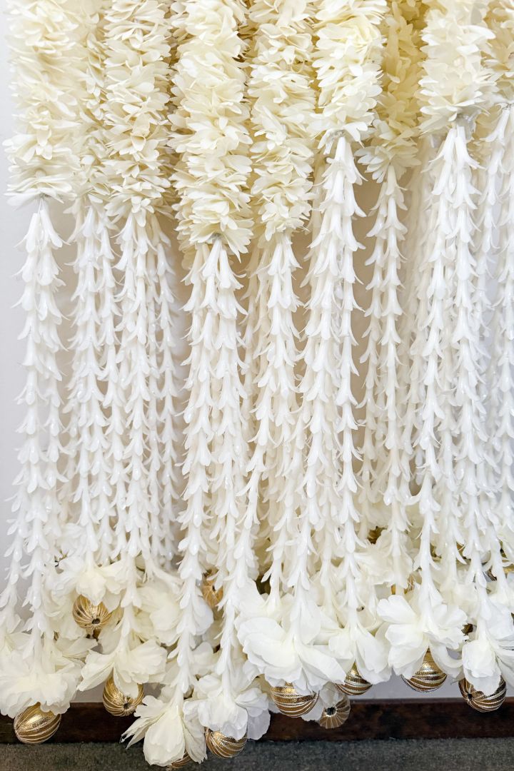Pack of 20, 30, 50, 80, 100 Ivory Fabric Garlands with ball and lily bunch