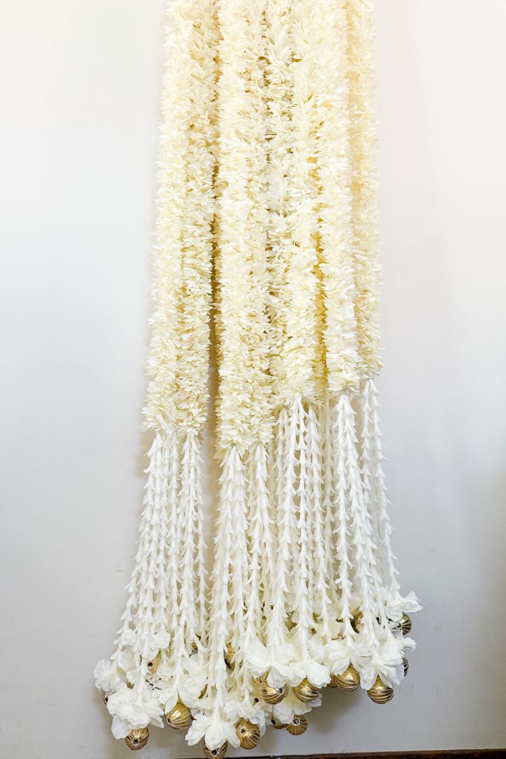 Pack of 20, 30, 50, 80, 100 Ivory Fabric Garlands with ball and lily bunch