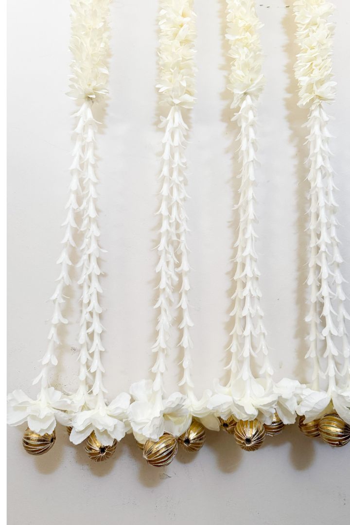 Pack of 20, 30, 50, 80, 100 Ivory Fabric Garlands with ball and lily bunch