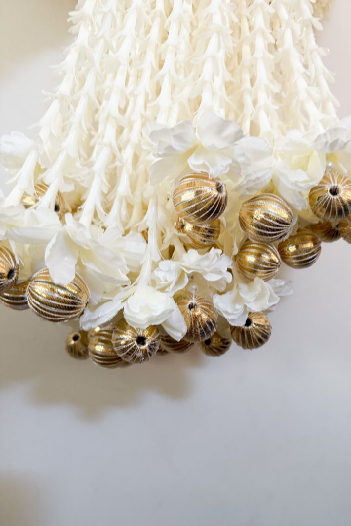 Pack of 20, 30, 50, 80, 100 Ivory Fabric Garlands with ball and lily bunch