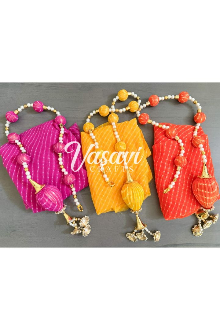 Set of 9 Rajasthani Bandhej Garlands and Fabric