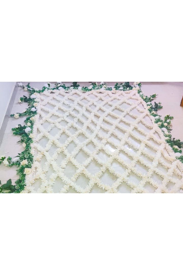 Jasmine/Gajra Phoolon ki Chadar with baby's breath and rose flowers