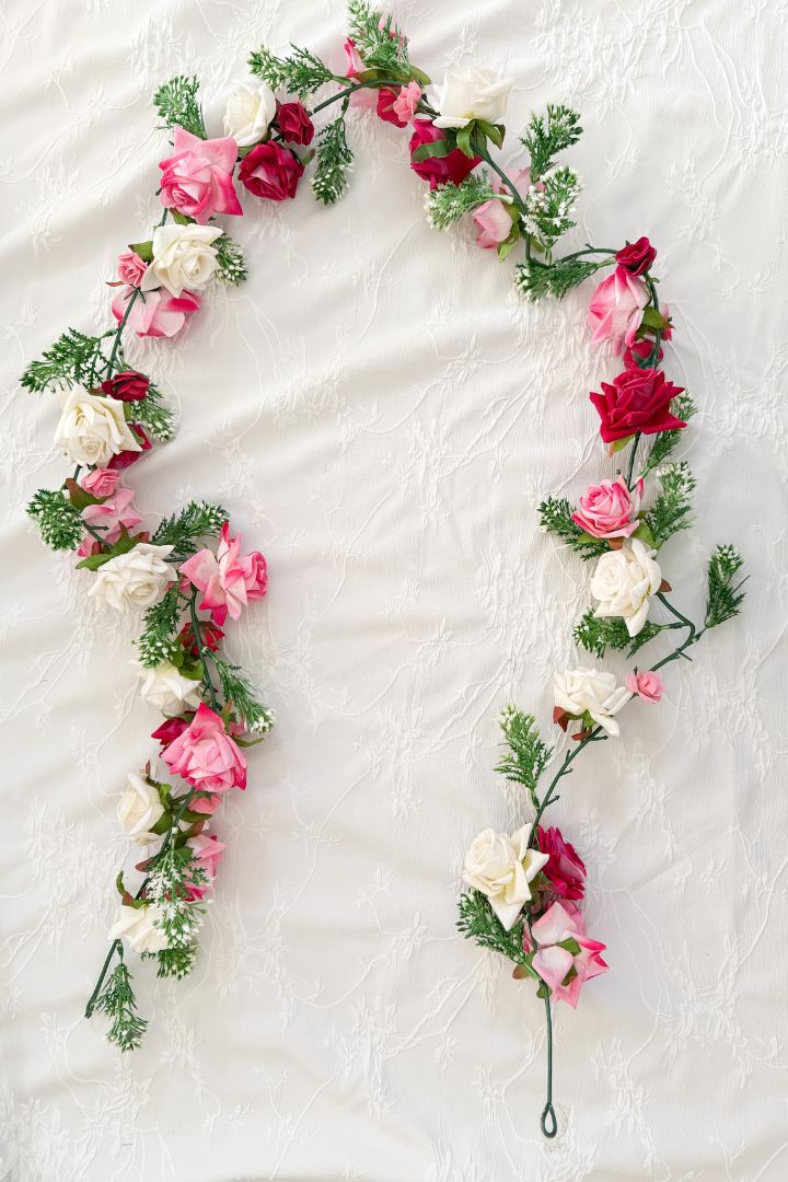 Pack of 8, 10, 16, 20,30 Baby's Breath and Rose Flower Runner 6 feet long