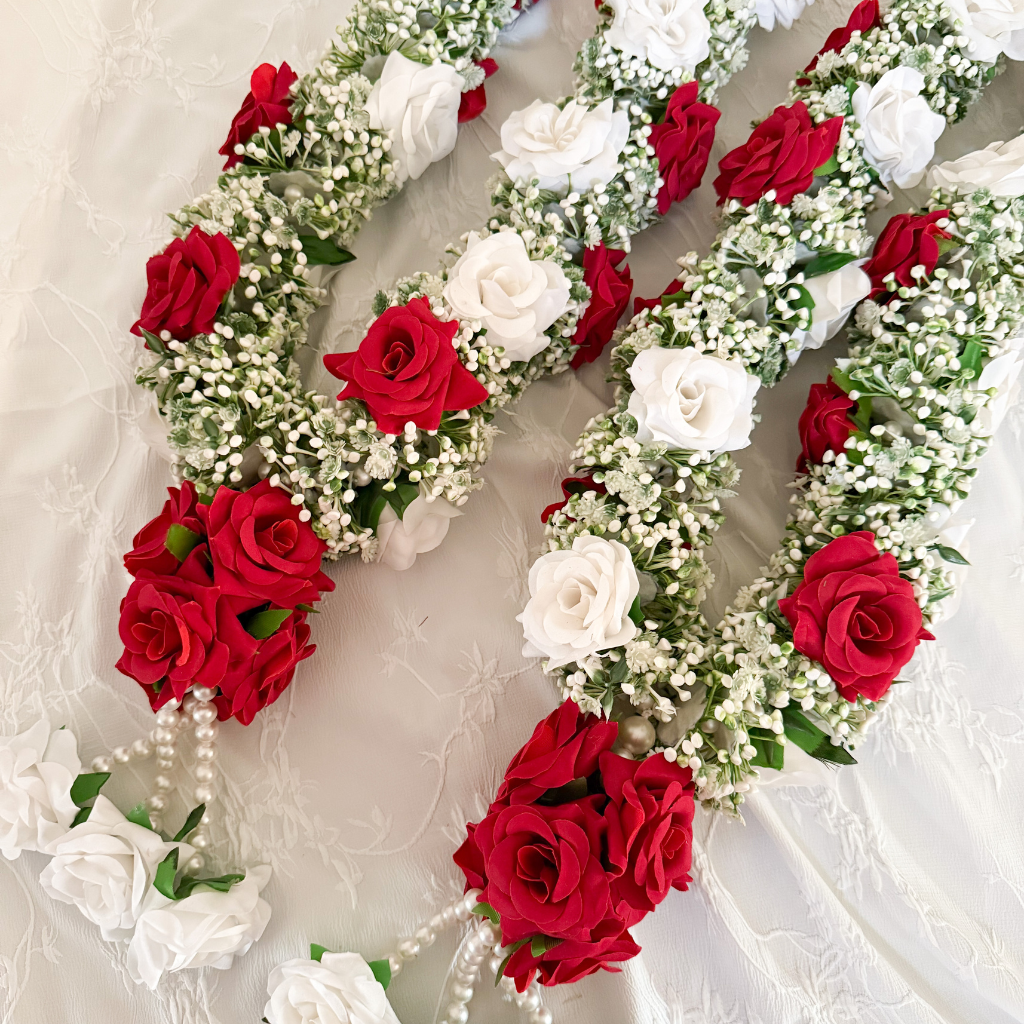 Baby's Breath Flower Varmala with Red and White Roses