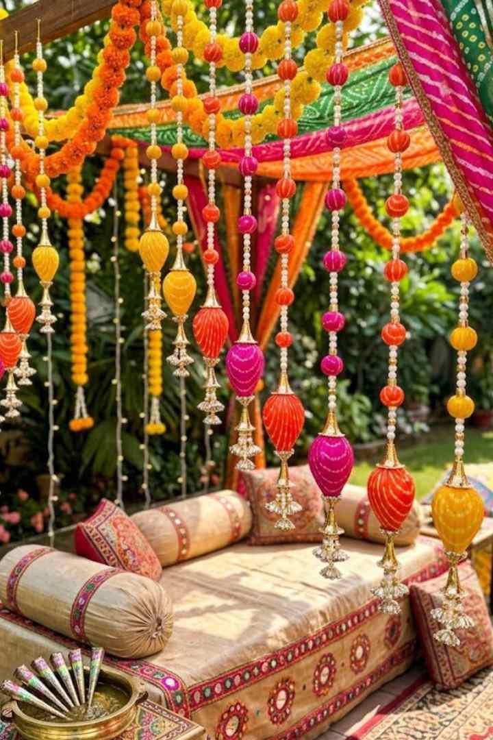 Set of 9 Rajasthani Bandhej Garlands and Fabric