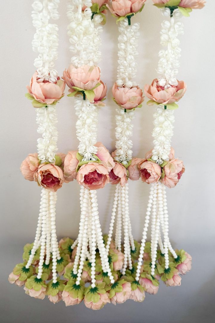 Pack of 20,30,40,50,60,80,100 Mogra Flower Garlands with Peony Flower Bunch