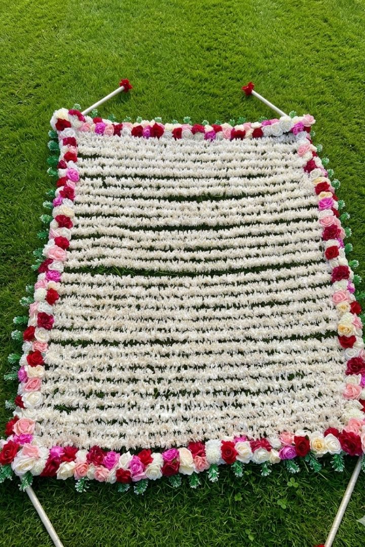 Jasmine/Gajra Phoolon ki Chadar with rose and carnation flowers