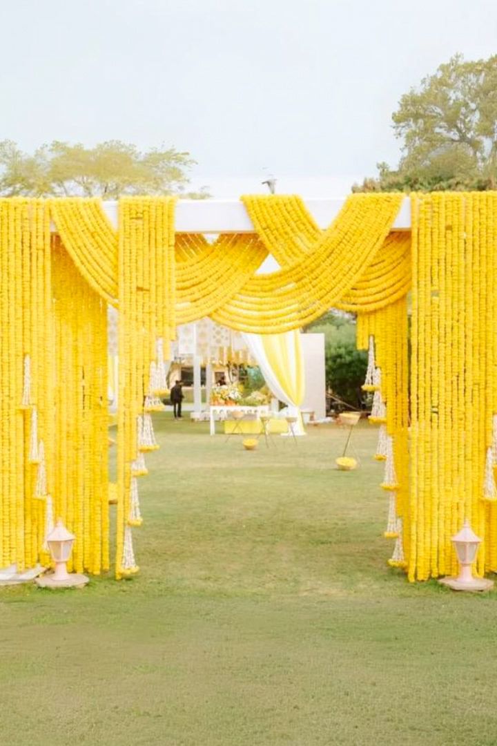 Pack of 20, 30, 40, 50, 70, 100 Marigold Flower Garland with Tuberose Bunch